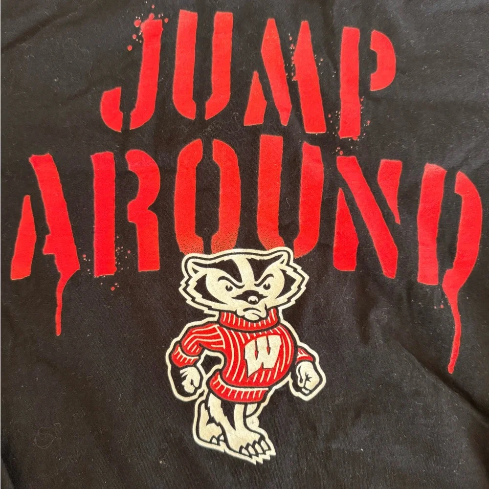 Wisconsin‎ Badger “Jump Around” Bucky Fanatics Black Long Sleeve Tee Size Large